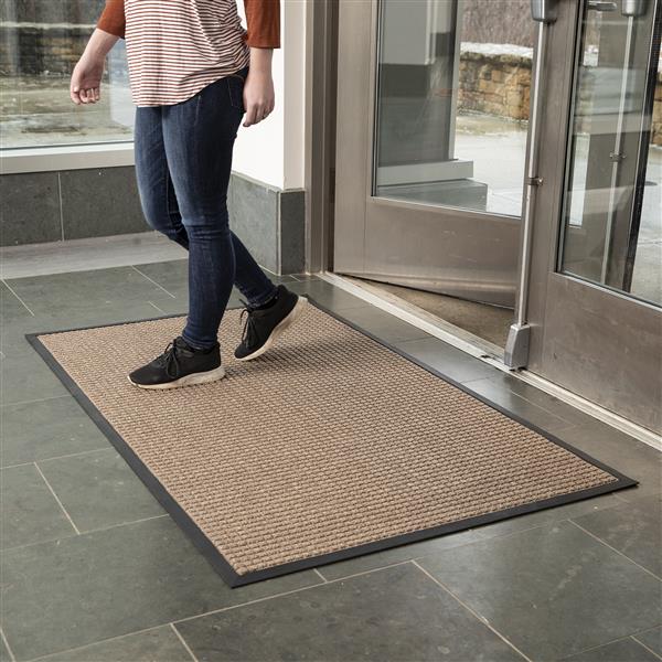 Indoor/Outdoor Entrance Mat - Deflecto